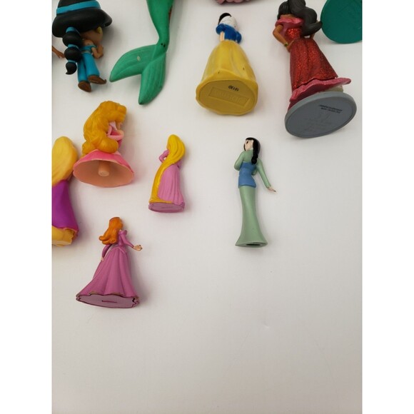 Lot Of 18 Disney Princess Figurines Different Styles Some Vintage Ariel Aurora - Picture 10 of 12